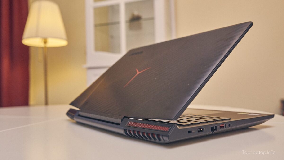 laptop lenovo lateral