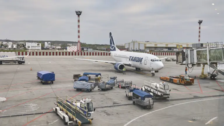avion tarom