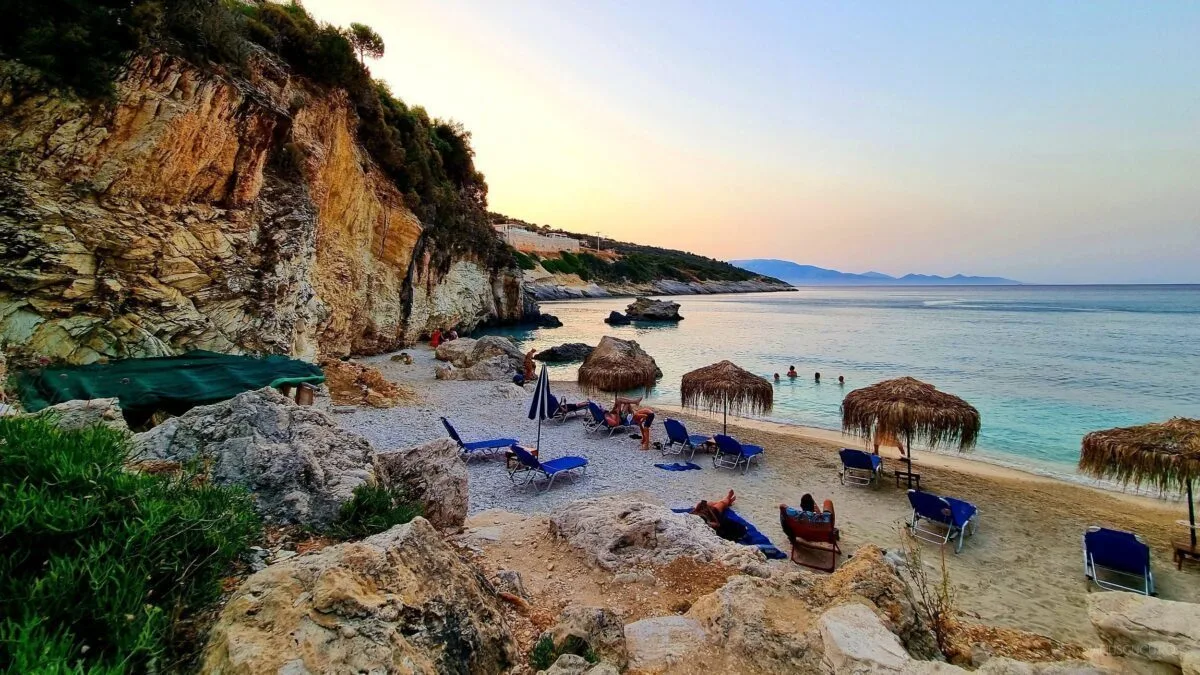 apus plaja zakyntos roz