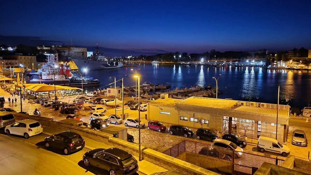 brindusi port noapte
