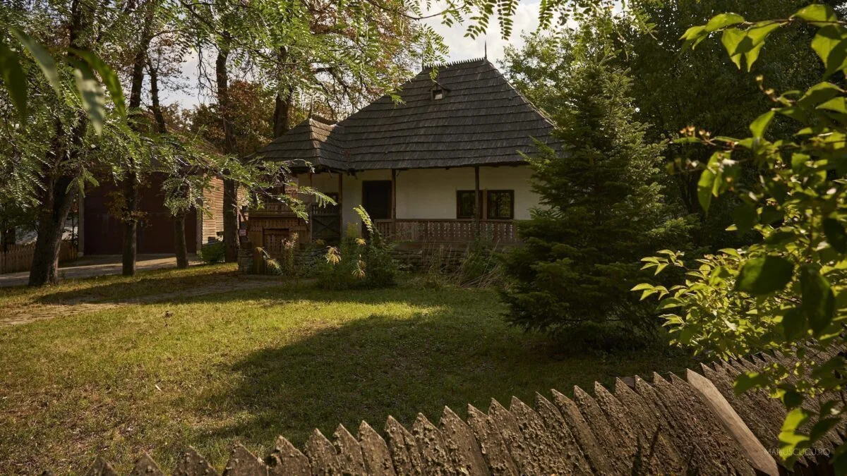 casa muzeul satului