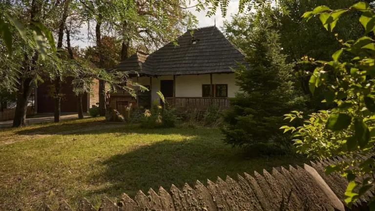 casa muzeul satului