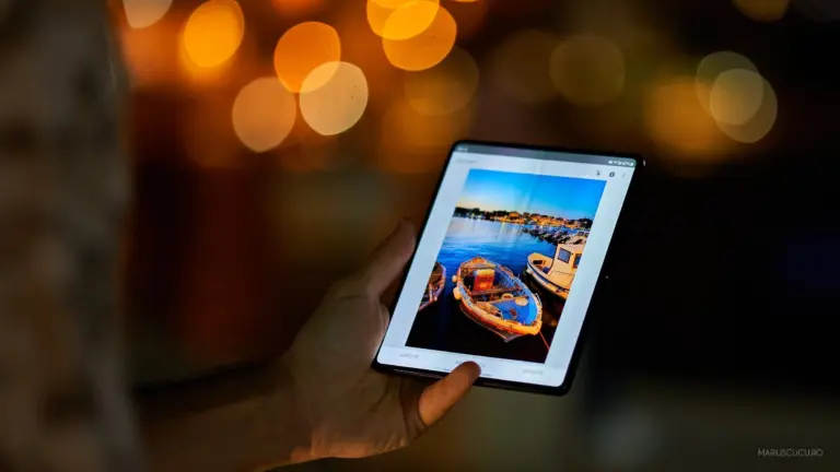 poza tableta samsung galaxy fold3