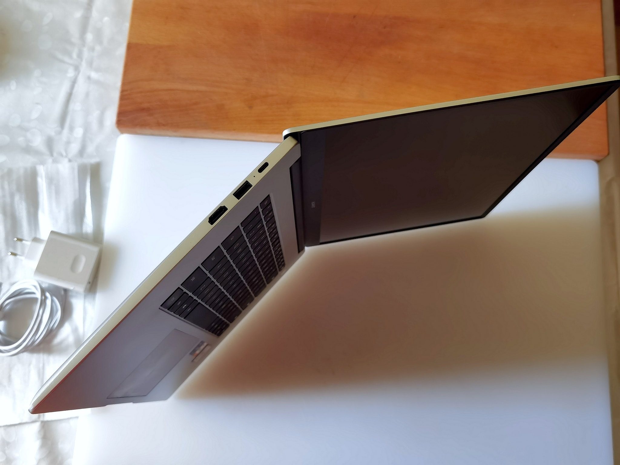laptop huawei 2021 subtire