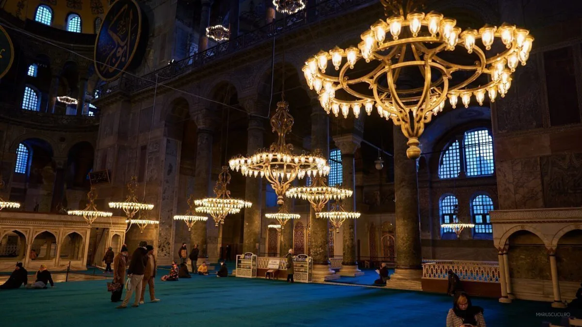 lumini moschee interior