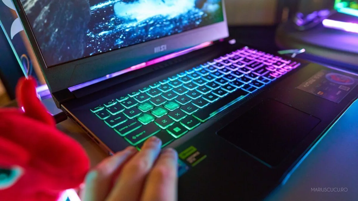 tastatura msi noapte