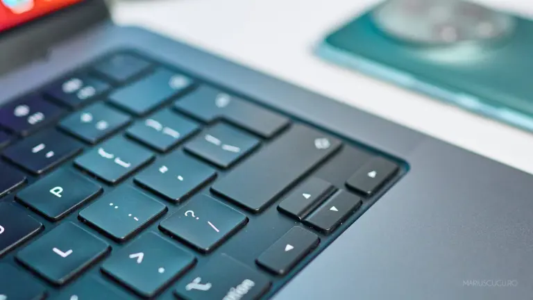 sageti tastatura macbook pro