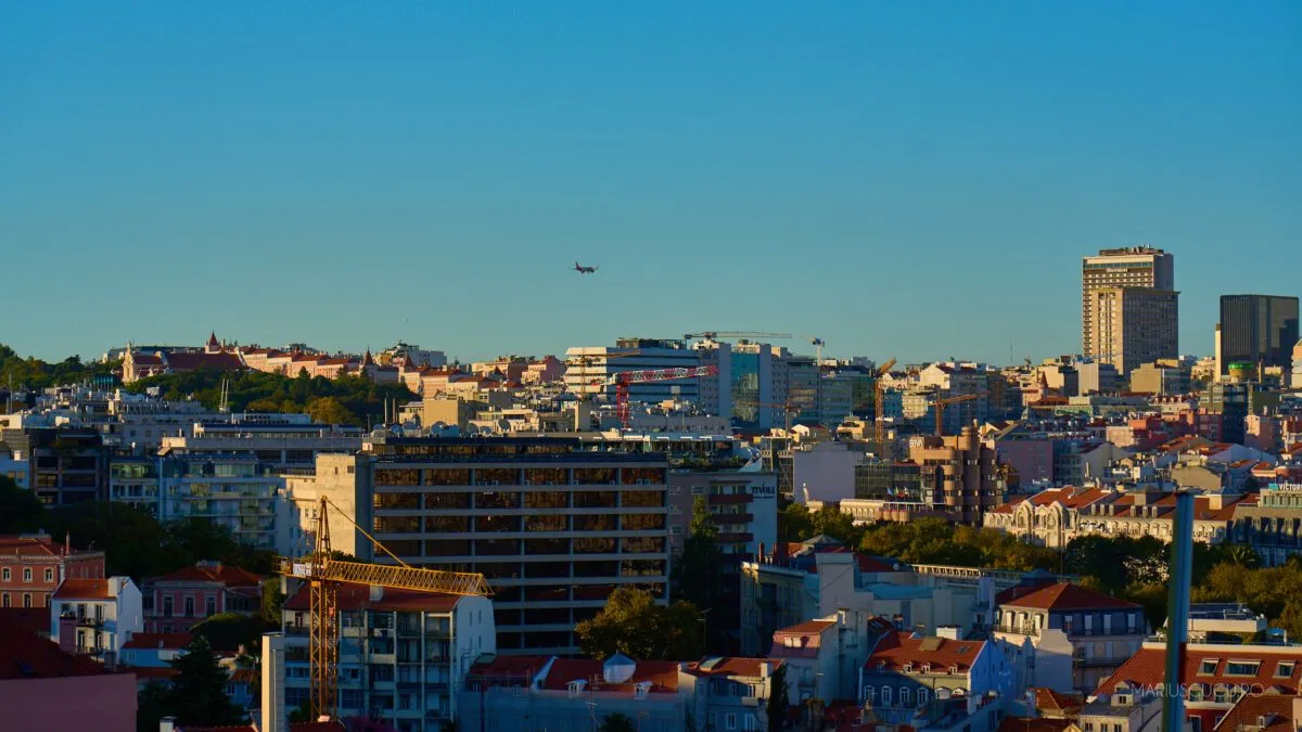 aeroport lisabona avion zbor