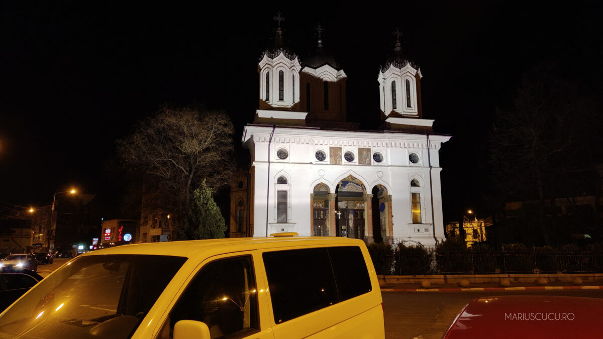 biserica noapte realme