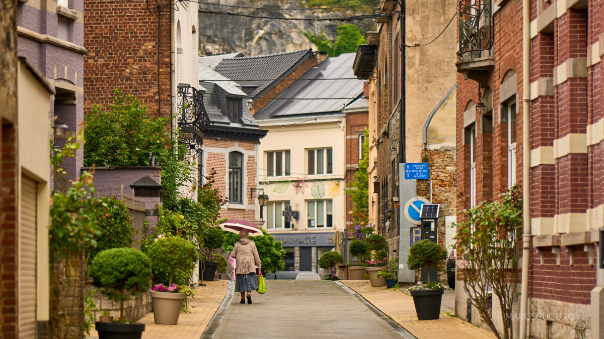 femeie ploaie belgia