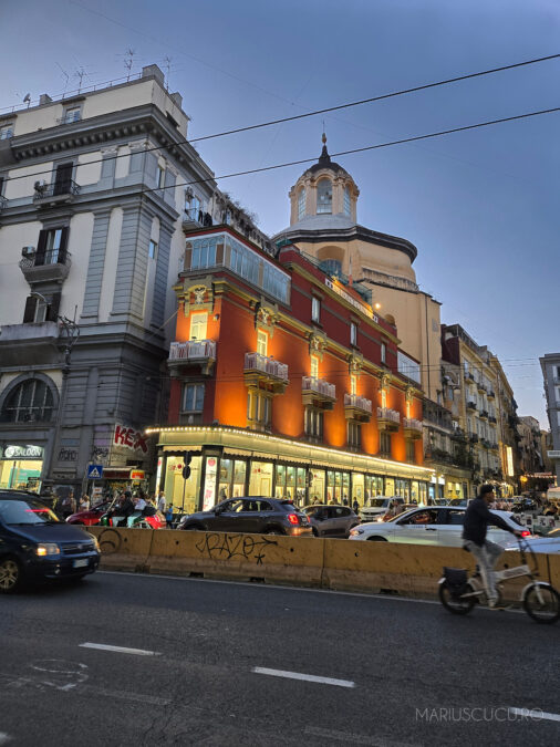 biserica haos napoli