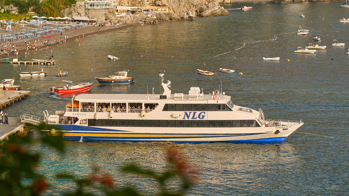 feribot positano