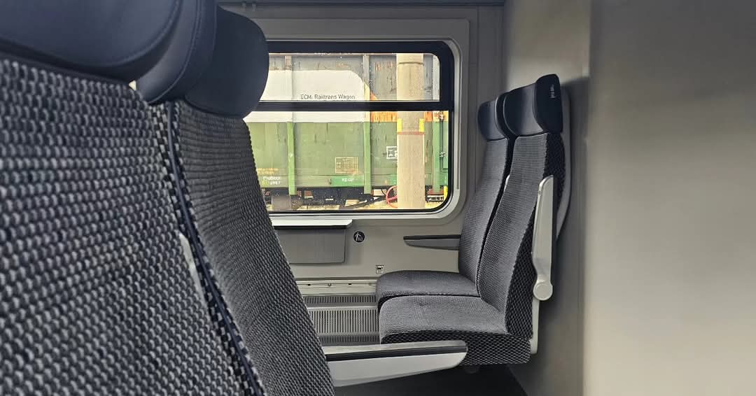 Tren PESA 4