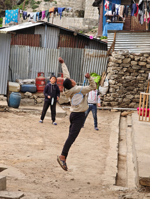 joaca nepal copii