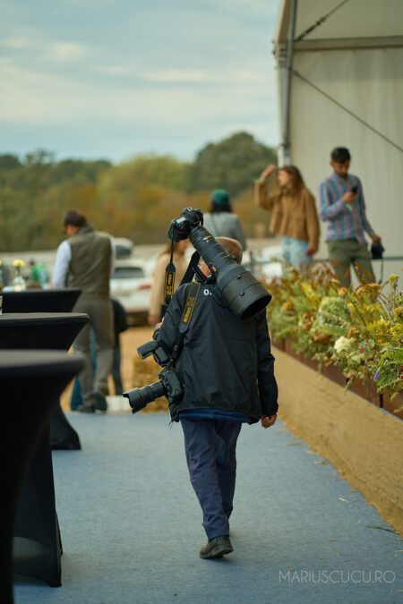 baieti la munca camera foto obiectiv