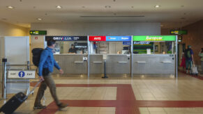 inchiriere masina aeroport