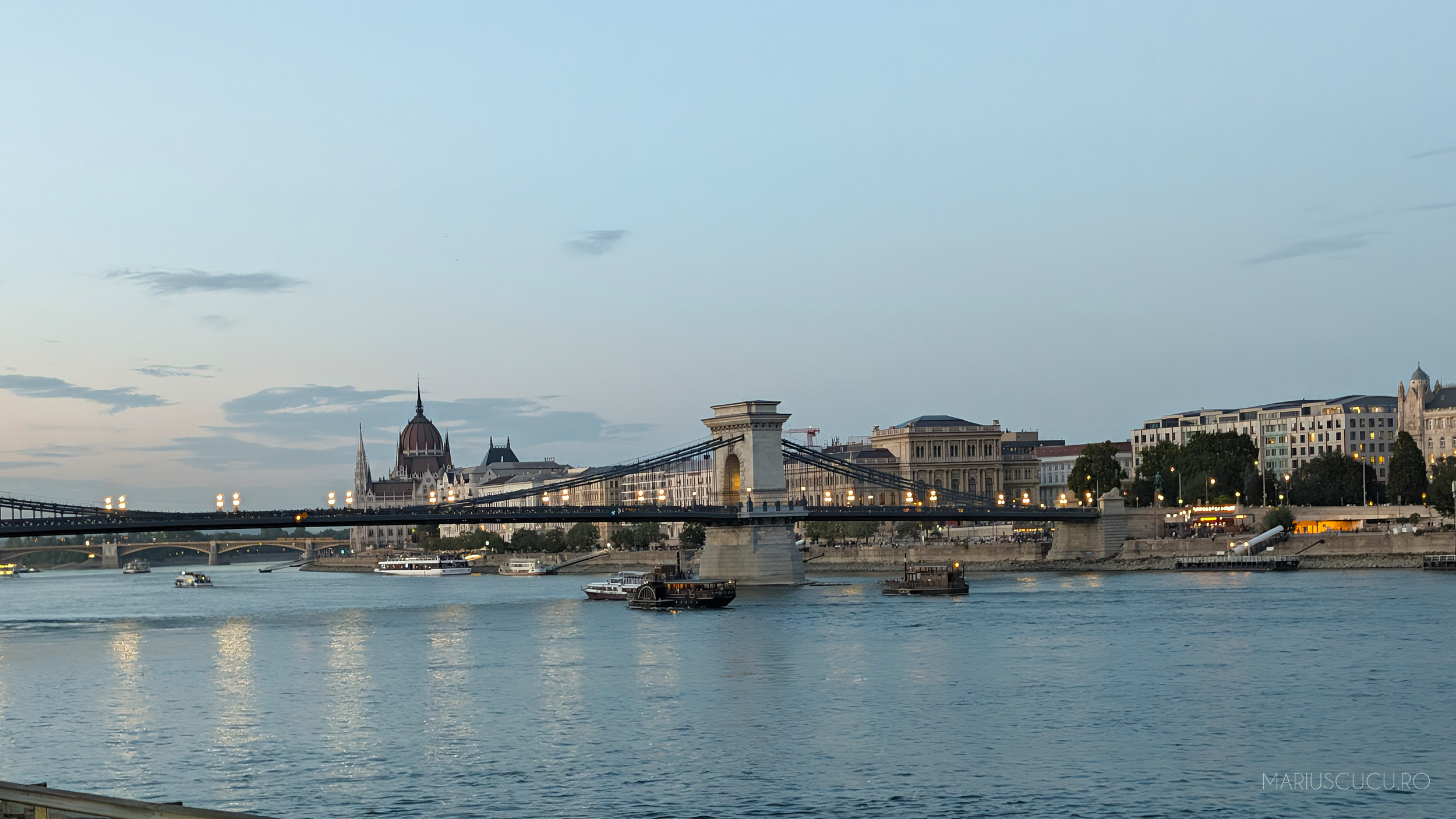 poze seara pixel budapesta ()